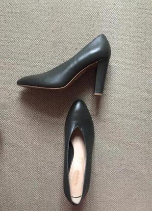 Кожа100% шикарні туфлі фірмові зелені