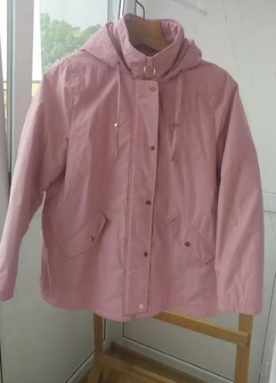 Красивая, стильная курточка нежно розового цвета,1 фото