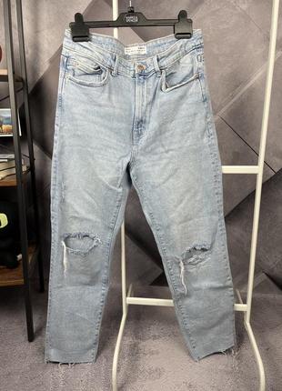 Брюки рваные джинсы stradivarius mom jeans