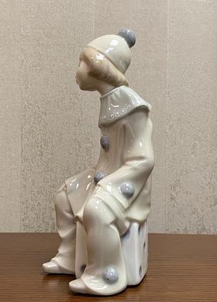Фарфоровая статуэтка lladro «девочка-клоун с кубиком».3 фото