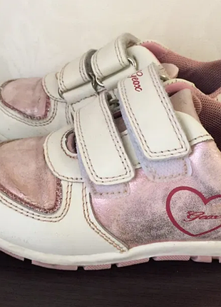 Дитячі кросівки для дівчинки geox 26р