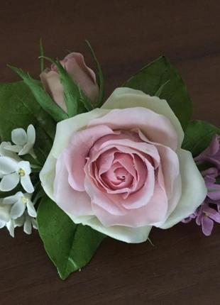 Шикарная заколка  -автомат  ручной работы с цветами из холодного фарфора.