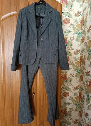 Костюм жіночий