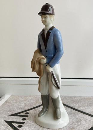 Жокей порцелянова статуетка 26 см фарфор7 фото
