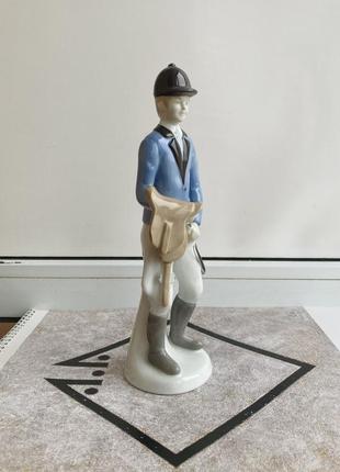 Жокей порцелянова статуетка 26 см фарфор2 фото