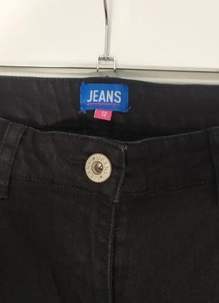 Черные, прямые классические джинсы.3 фото