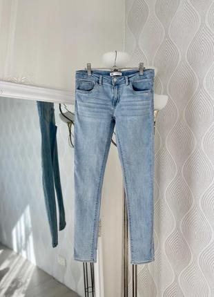 Джинсы светлые levi's 710 super skinny в размере s-m