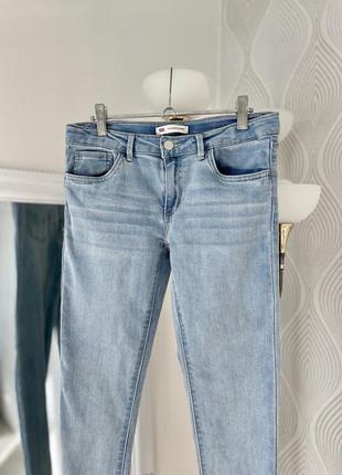 Джинсы светлые levi's 710 super skinny в размере s-m2 фото