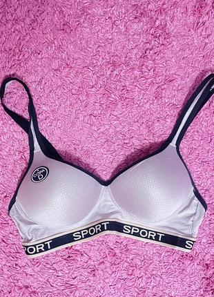 Спортивный лифчик