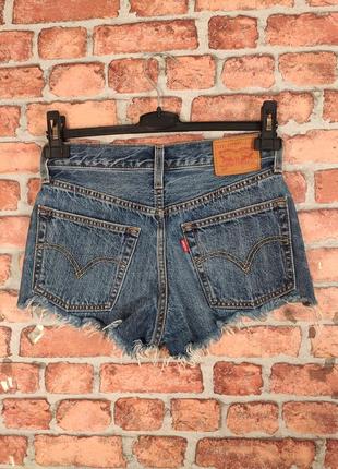 Женские джинсовые короткие шорты levis