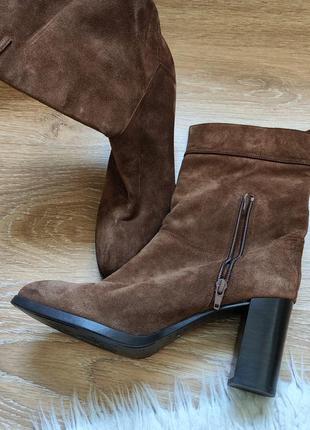 Замшеві ботильйони unisa
