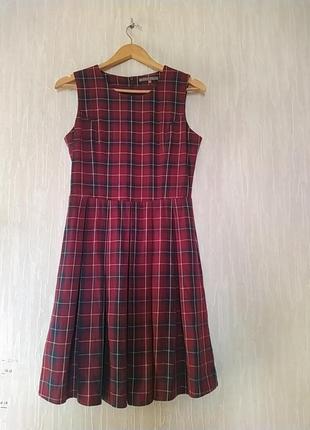 Великолепное платье в клетку