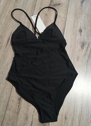 Женский слитный купальник бренда h&m, новый.
размер xs. 34