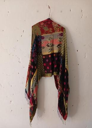 Яркий интересный качественный шарф