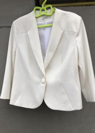 Жакет молочний піджак рукав 3/4