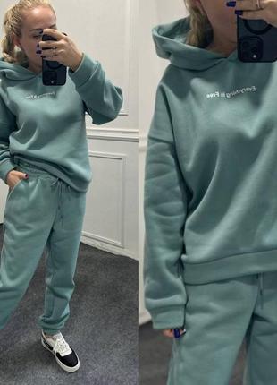 Женский костюм