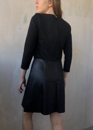 Черное платье классическое с эко кожей на осень тепла прямое обычное платье3 фото