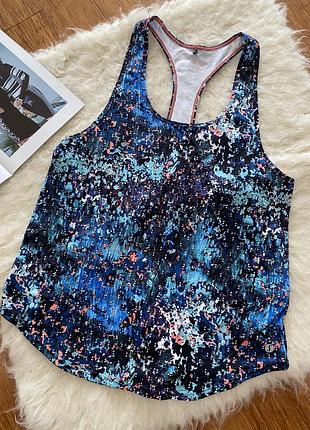 Спортивна футболка