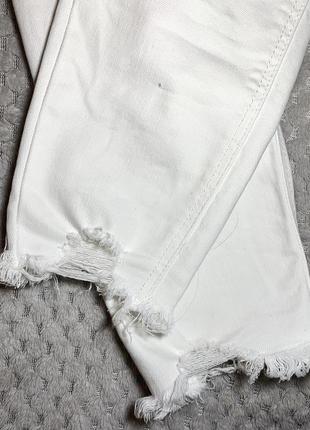 Белые скинни джинсы от stradivarius5 фото