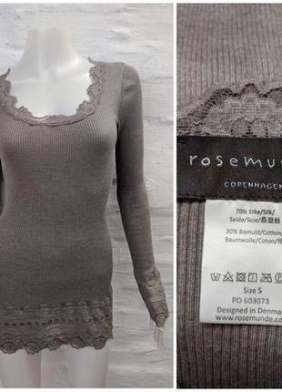 Rosemunde copenhagen женственный трикотажный лонгслив из шёлка и хлопка в рубчик.