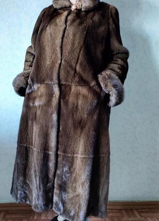 Шуба норковая, класс люкс. длинная,фирменная из натурального меха цельной норки.