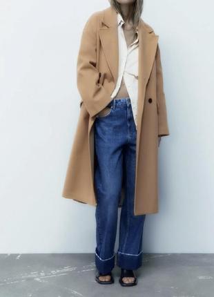Пальто бежевого кольору zara вільного крою