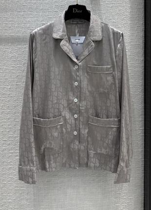 Костюм в піжамному стилі s