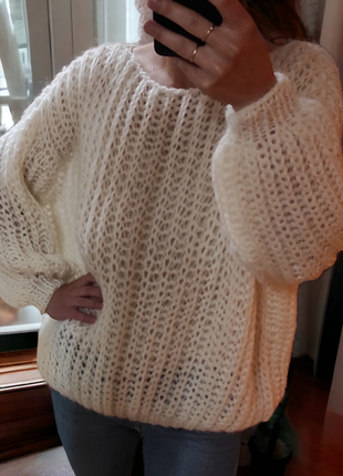 Свитер ручной работы