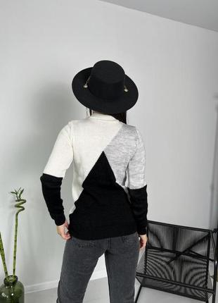 Женский теплый свитер, прилегающего силуэта, черн+сер+молоко5 фото
