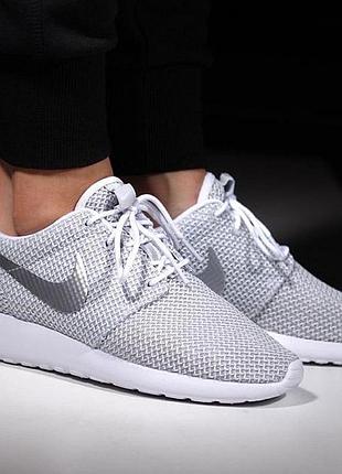 Кроссовки nike оригинал 39,5 размера в отличном состоянии