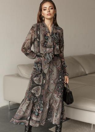 Стильна демісезонна повсякденна шифонова сукня з коміром-аскотом4 фото