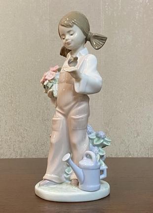Фарфоровая статуэтка lladro «весна».2 фото