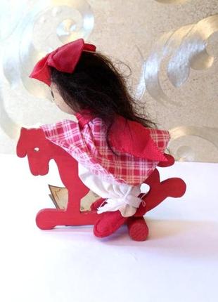 Кукла 13 см верхом на деревянной лошадке, винтажная лялька с этикеткой, деревянная кукла на коне4 фото