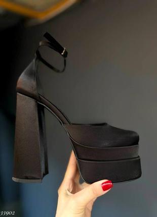 Шикарные женские демисезонные туфли на высоком каблуке7 фото