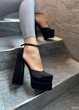 Шикарные женские демисезонные туфли на высоком каблуке4 фото