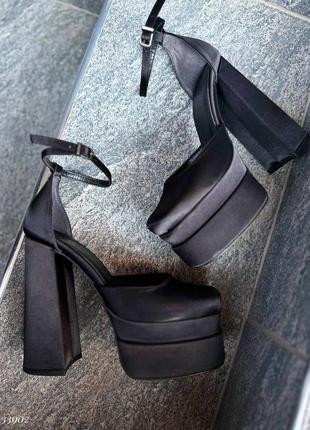 Шикарные женские демисезонные туфли на высоком каблуке5 фото