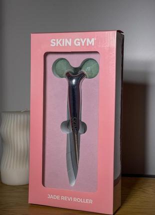 Роликовий масажер для обличчя нефрит skin gym jade revi roller