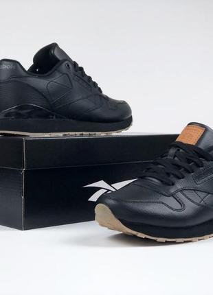 Кросівки жіночі reebok classic leather чорні / reebok жіночі термо кросівки чорні на шнурках. утеплені чорні жіночі зимові шкіряні кросівки4 фото