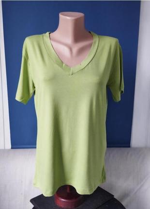 Женская базовая футболка с v вырезом горловины однотонная стрейчевая футболка большого размера в ассортименте5 фото