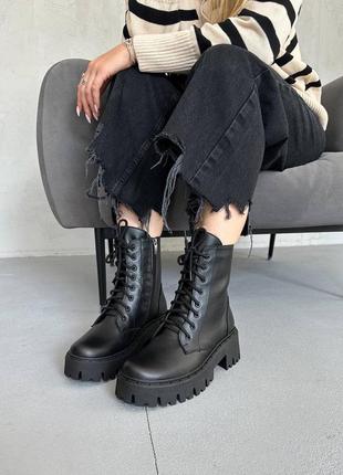 Женские черные ботинки на шнуровке6 фото