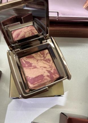 Hourglass румʼяна at night лімітка