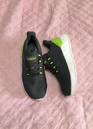 Кросівки адідас на хлопчика 33 розмір