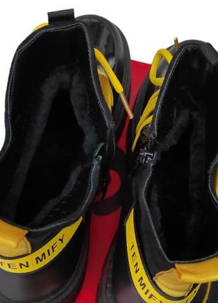 Женские деми модные ботинки осенние утепленные велюр на тракторной подошве  черные с желтым4 фото