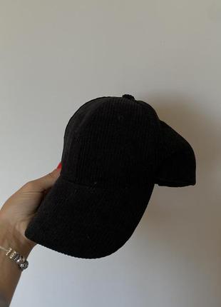 Черная кепка