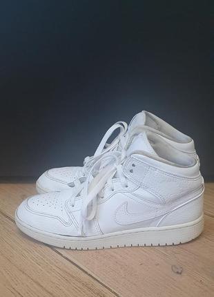 Кроссовки air jordan 1 mid triple 24 см,бв, оригинал