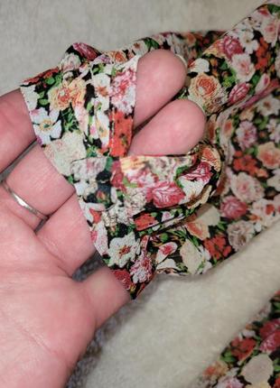 Стильное шивоновое платье с рукавом в цветочный принт7 фото