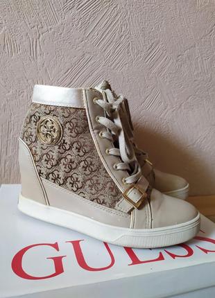 Снікерcи guess fiore beibr