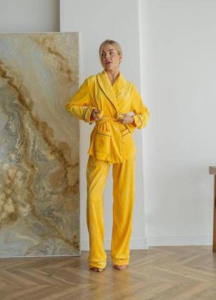 Мягкая велюровая пижама eva двойка на запах норма и большие размеры цвет желтый женский домашний костюм