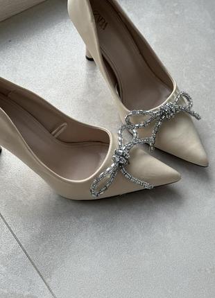 Невероятно красивые туфли zara, вместе с сумочкой, которая идеально дополнит образ3 фото
