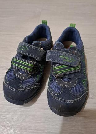 Кросівки дитячі